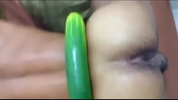 हॉट giant cucumber in boyfriend's ass नई क्लिप्स