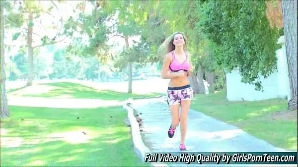 Hot Kenna porn bionda xxx mostra campo da golf da jogging nuove clip