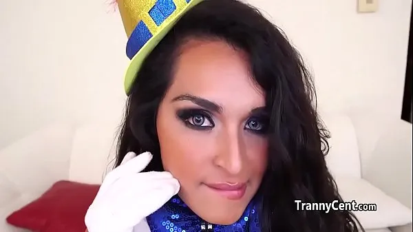 Горячие Sexy tranny jerking her shaftновые клипы