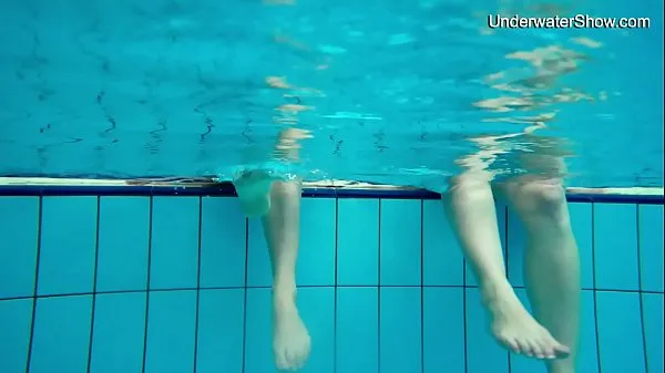 Kuumia Diana & Simonna two oustanding teens in the pool uutta klippiä