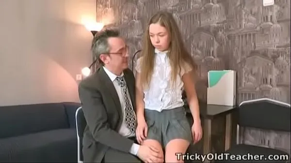 Populárne Tricky Old Teacher - Sara looks so innocent nové klipy