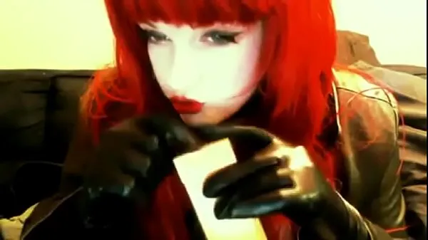 Hot goth redhead smoking nye klipp