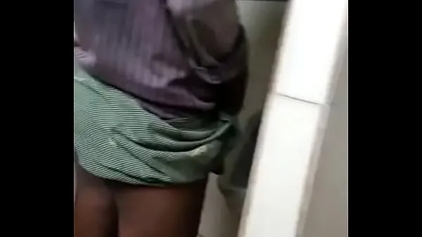 pisser et tenir coq du travail gay desi dans lungi nouveaux clips chauds