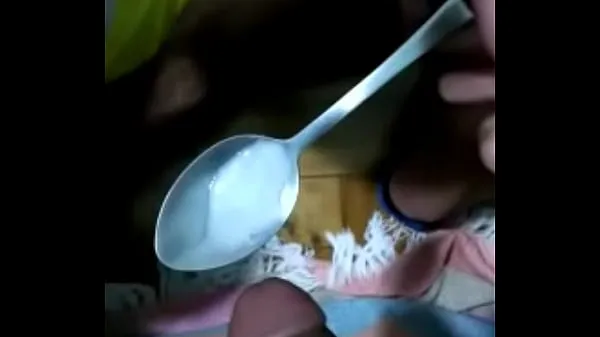 drinking milk from a spoon Klip baru yang keren