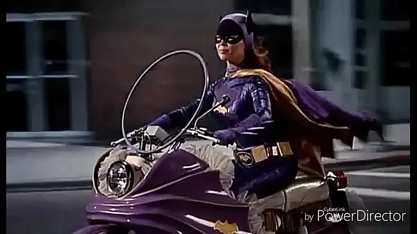 Batgirl commence nouveaux clips chauds