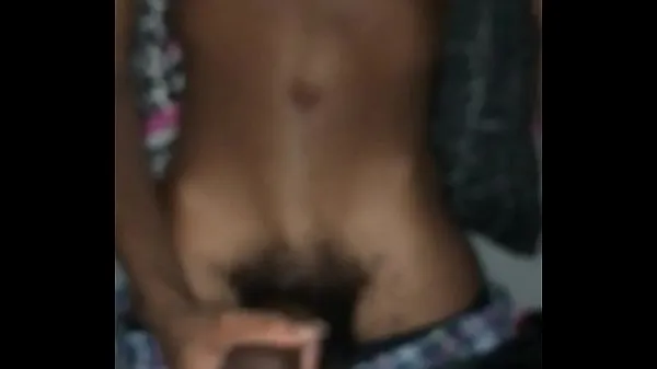 Flaco de 18 años con una gran polla negra masturbándose clips nuevos