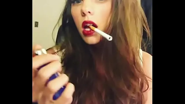 Hot girl with sexy red lips Klip baru yang keren