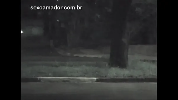 Un homme enregistre une vidéo montrant une prostituée sur l'avenue de São Paulo - Brésil nouveaux clips chauds