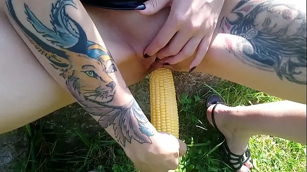 Hot Lucy Ravenblood fucking pussy with corn in public new Clips