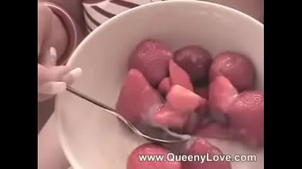 Hot Queeny- Fragola nuove clip