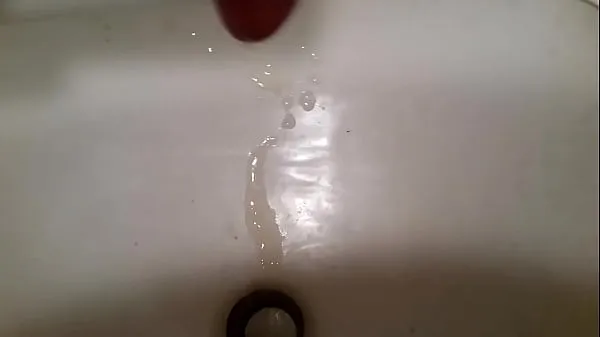 Hot Stroking my dick in bathroom nye klipp