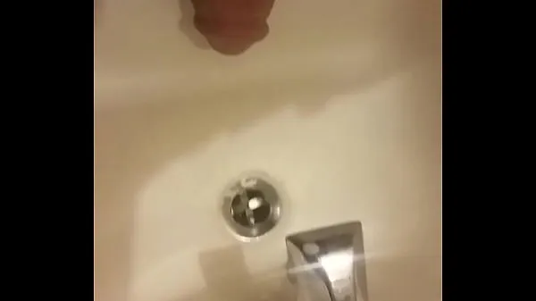 Heta Male pissing in sink nya klipp