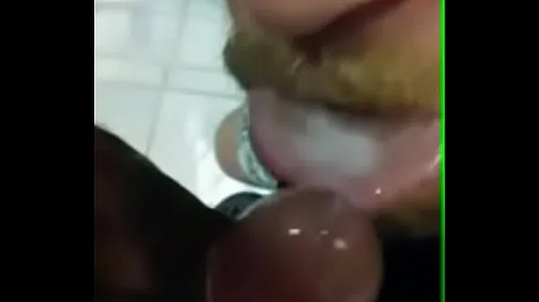 vidéo perdue de moi sucer dans la salle de bain de travail nouveaux clips chauds