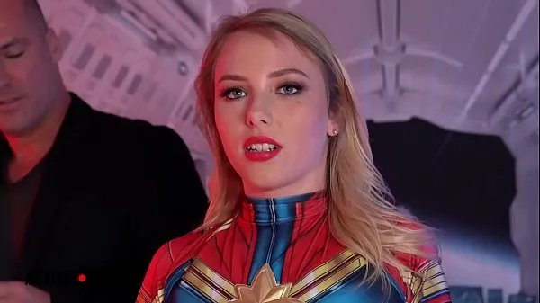 Amateur Boxxx - Dixie Lynn es una Capitana Marvel clips nuevos