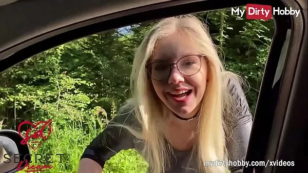 Heiße MyDirtyHobby - Das süße blonde Babe hat ihren ersten Outdoor-Fickneue Clips