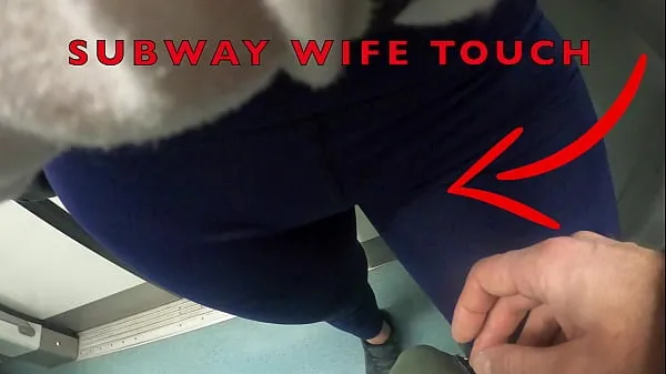 Hot My Wife Let Older Unknown Man to Touch her Pussy Lips Over her Spandex Leggings in Subway nye klipp