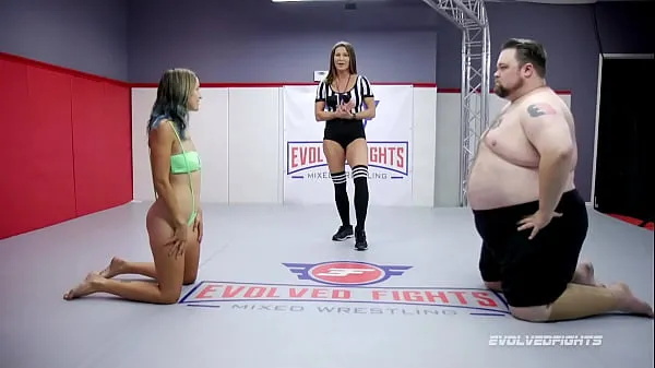 Mixed Wrestling Fight with Vinnie O'Neil wrestling estreante Stacey Daniels e sendo sugado novos clipes interessantes