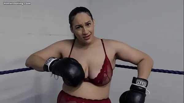 हॉट Curvy BBW Boxing in Lingerie नई क्लिप्स