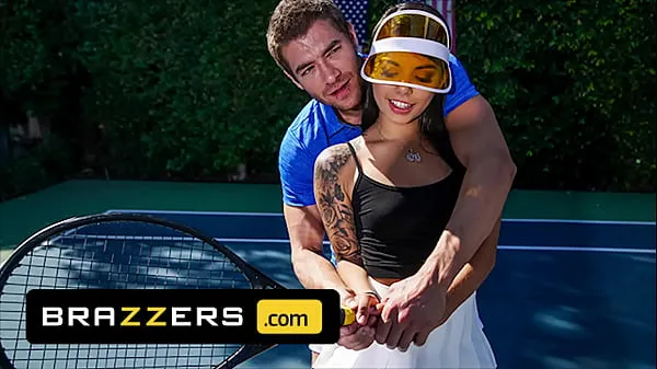 Hot Xander Corvus) Massages (Gina Valentinas) Foot To Ease Her Pain They End Up Fucking - Brazzers new Clips