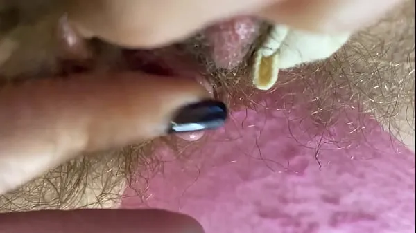 Extremo Primer plano Clítoris grande Frotamiento orgasmo coño peludo mojado clips nuevos