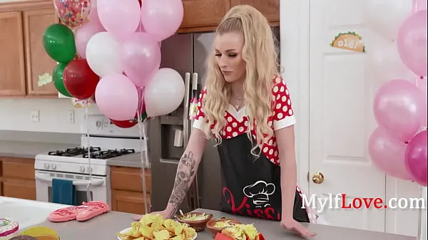 Populaire When A Pornstar Hosts A Cooking Show nieuwe clips