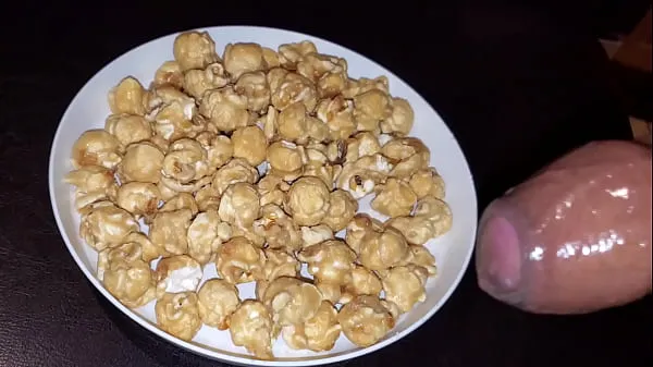 Noche de película! Mi delicioso glaseado de semen en mis palomitas de maíz de la noche de cine clips nuevos