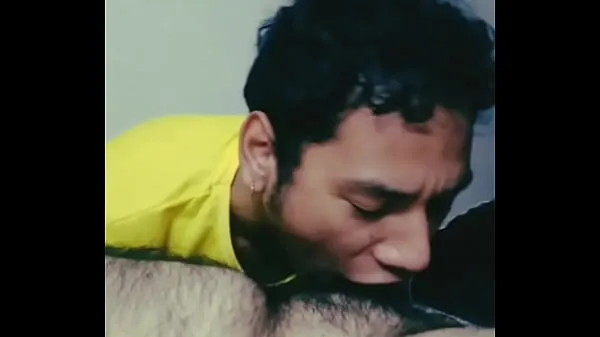 Savoring this hairy daddy's cock with some good blowjobs Klip baharu panas