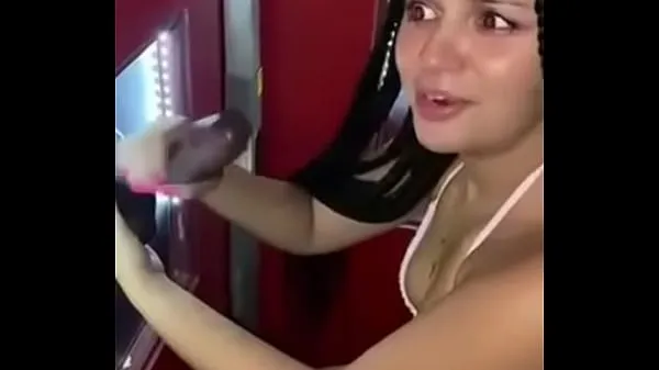 Populárne Hottie getting fucked up on the 's dick at the glory hole nové klipy