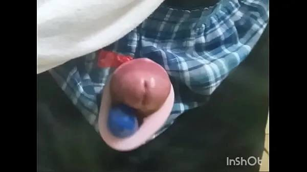 Heiße Rotor masturbation with a penis sticking out of the pantsneue Clips