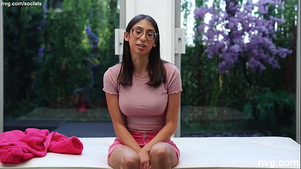 Heiße Nerdy Gamer Girl ist eine ORGASMUSMASCHINEneue Clips