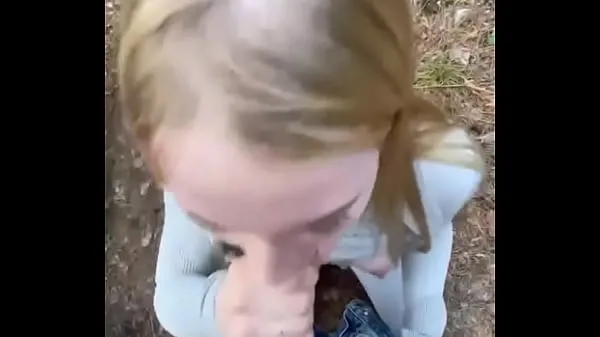 Baiser en public dans la forêt avec une salope blonde nouveaux clips chauds