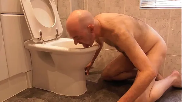 热门Licking a Piss Covered Toilet新剪辑