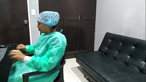 su puso muy cachonda la cita medica, tanto que termine follando con la doctora que me atendio clips nuevos