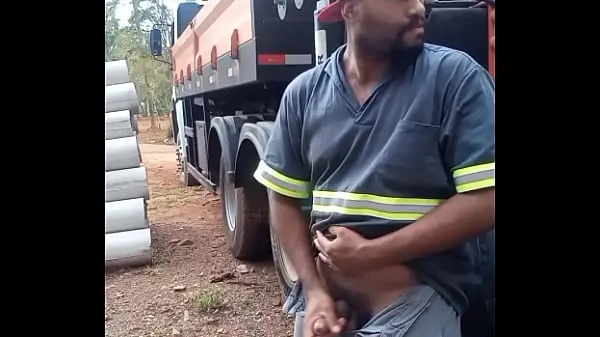 Hot Worker Masturbating on Construction Site Hidden Behind the Company Truck new Clips