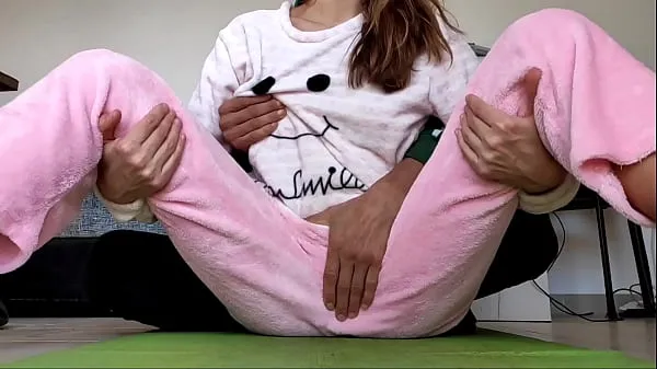 Καυτά asian amateur real homemade teasing pussy and small tits fetish in pajamas νέα κλιπ