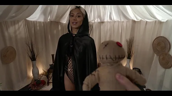 Squirting Whore Gives Full Control To Creepy Man With Voodoo Doll nouveaux clips chauds