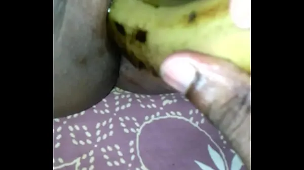 Kuumia Tamil girl play with banana uutta klippiä